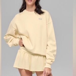 AUTHENTIC Alo Candlelight Yellow Accolade  Crewneck Sweatshirt .sold out color !